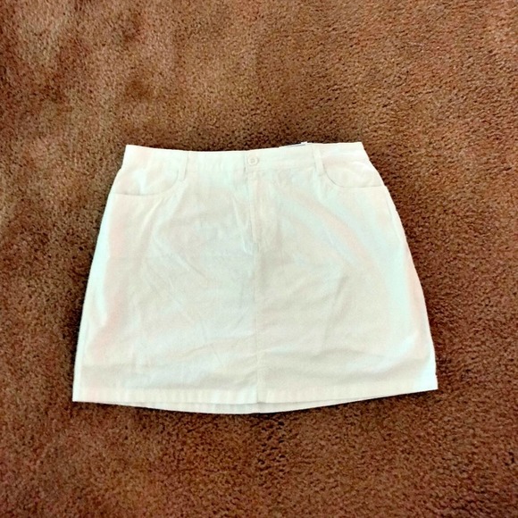 St. John's Bay Pants - Cotton spandex white skort 16